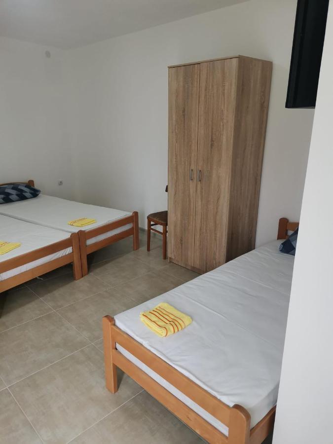 Adamovic Apartment Pirot Luaran gambar