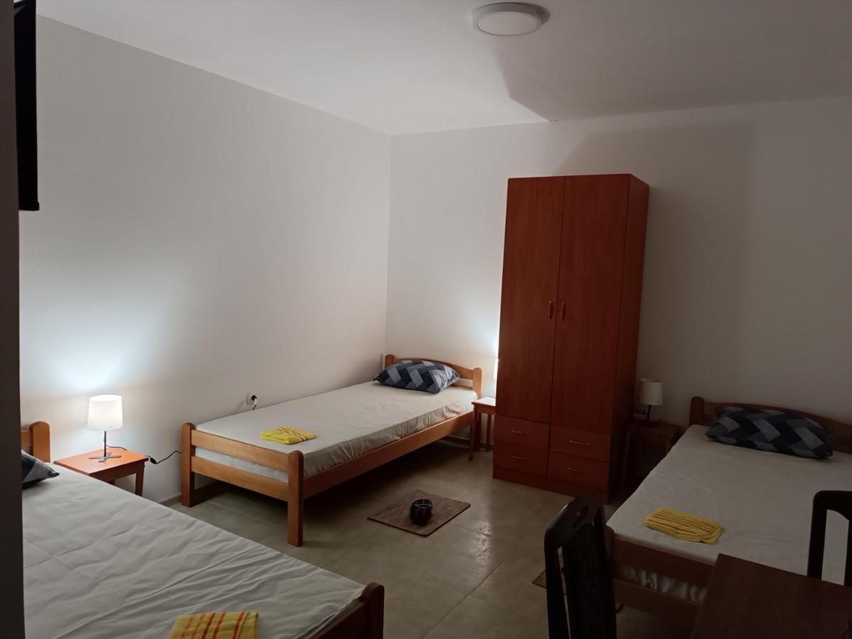 Adamovic Apartment Pirot Luaran gambar